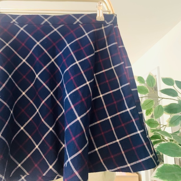 Plaid A-line skirt - Picture 2 of 3